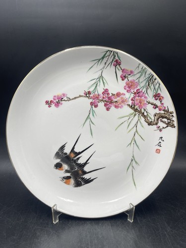 Porzellanteller mit